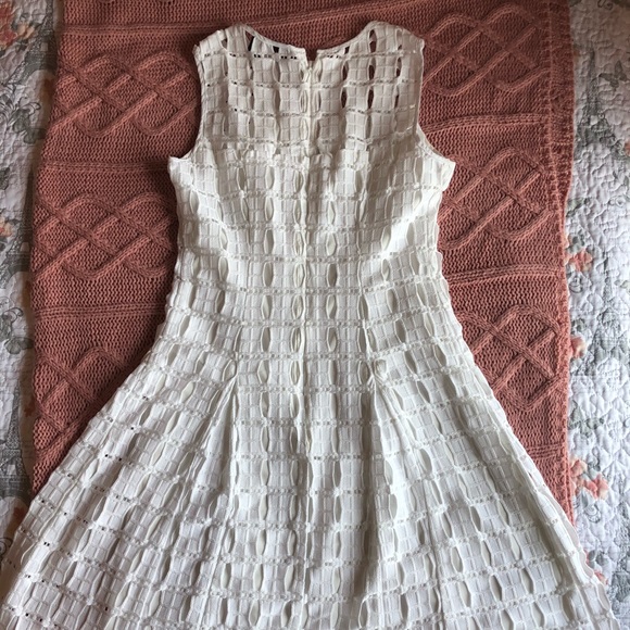 Formal white dress - Picture 2 of 5